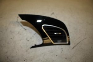 17813253 – 8T2820902LSZD – Luchtrooster Dashboard