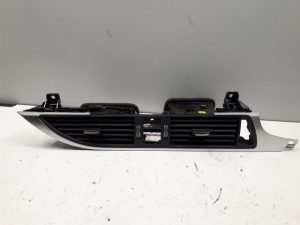 18686256 – 4G2820951J6PS – Luftgitter Armaturenbrett