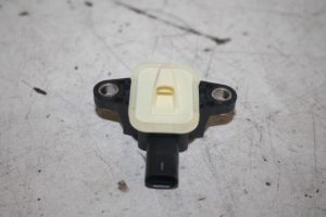 17806218 – 4H0955557 – Airbag Sensor