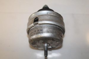 17793757 – 8D0199382AE – Motorsteun