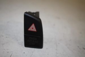 17805087 – 8R1941509AV10 – Paniekverlichtings Schakelaar