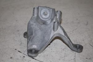 17808100 – 4H0399113E – Gearbox mount