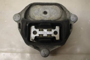 17799078 – 8K0399151CN – Gearbox mount