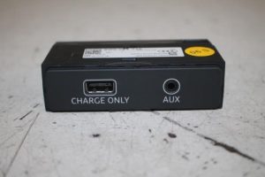 17811166 – 8W0035726 – AUX / USB-Anschluss