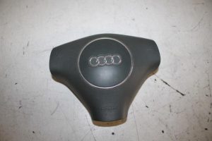 17810576 – 8E0880201CR7PF – Airbag links (Stuur)