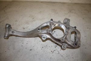 17825352 – 8W0407254F – Knuckle, front right