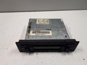 19027001 – 8E0035186L – Radio