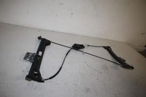 17810018 – 8T0837462D – Window mechanism 4-door, front right