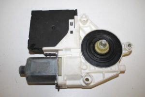 17802257 – 8P4959802D – Door window motor