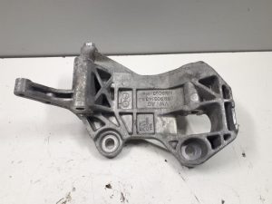 18549477 – 059903143BJ – Dynamosteun boven