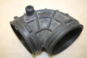 17796610 – 077129627Q – Air intake hose