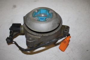 17818765 – 4H0399152AB – Gearbox mount