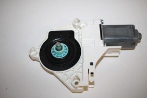 17801998 – 8K0959801C – Raammotor Portier