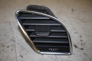 17816757 – 8T1820902BWVF – Luchtrooster Dashboard