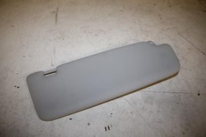 17822347 – 8U0857551CFT9 – Zonneklep