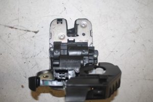 17806221 – 8R0827505 – Tailgate lock mechanism