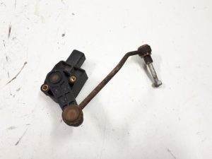 18750981 – 1T0907503 – Xenon hoogteregelaar