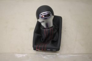 17798018 – 8V1713139HHX1 – Gear stick