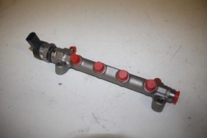 17823434 – 04L130089D – Kraftstoffverteiler