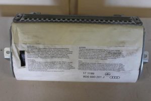 17787895 – 8D0880201J – Airbag rechts (Armaturenbrett)