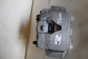 17792095 – 8K0615124H – Remklauw (Tang) rechts-voor