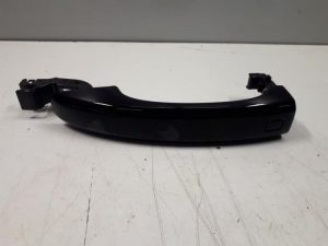 21236100 – 8T0837205AY9T – Portiergreep 4Deurs links-voor