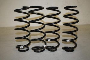 17820636 – 8W0411105JF – Veerschroef voor