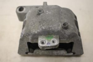 17796717 – 1J0199262BF – Motorsteun