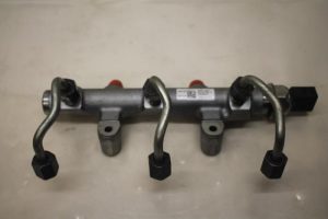 17800687 – 059130089CS – Fuel distributor