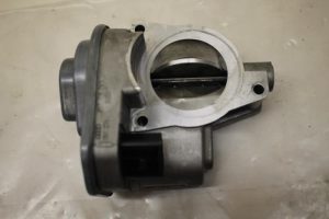 17797589 – 057128063 – Drosselklappengehäuse