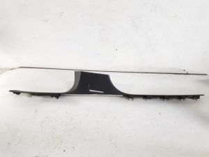 19363253 – 4M0853369C4PK – Afdeklijst dorpel links