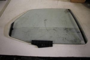 17820827 – 4D1845026 – Rear door window 4-door door, rear right