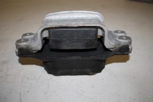 17818686 – 8J0199555K – Versnellingsbak Steun