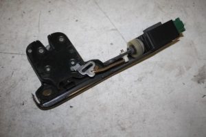 17823047 – 8N0827505C – Schließmechanik Heckklappe