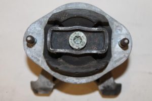 17789693 – 8E0399115F – Gearbox mount