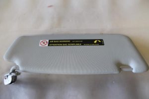 17793020 – 8U0857551DFT9 – Zonneklep