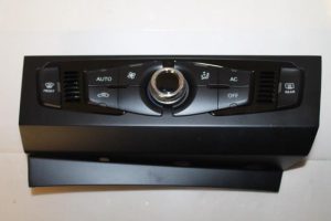 17794205 – 8K1820043QXZF – Climatronic panel