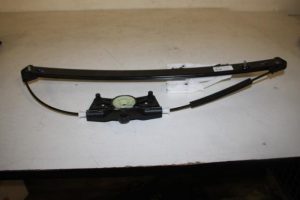 17820487 – 83A839462 – Rear door window mechanism 4-door, right