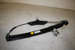 17822813 – 8Y0839461 – Ruitmechaniek 4Deurs links-achter