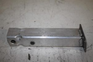 17815064 – 4M0802037A – Chassisbalk voor