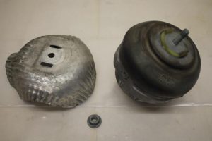 17801394 – 4B3199379D – Motorsteun