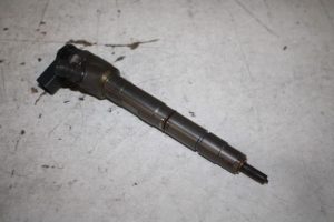 17825110 – 04L130277E – Einspritzdüse (Diesel)