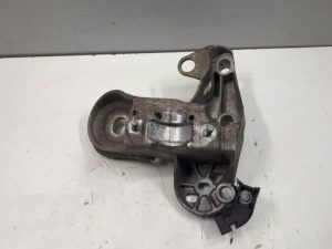 18313875 – 8E0199352N – Motorsteun