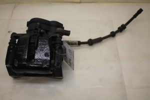 17796845 – 8K0615403A – Remklauw (Tang) links-achter