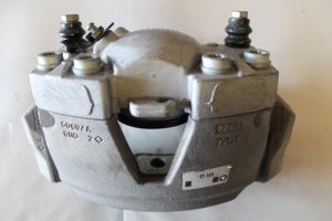 17793158 – 8K0615123J – Remklauw (Tang) links-voor