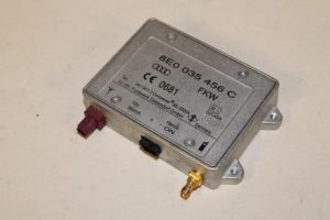 17787983 – 8E0035456C – Radioverstärker