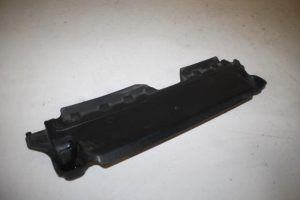 17820102 – 8V5825230A – Beschermplaat bodem