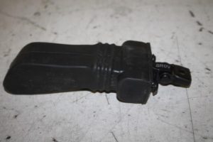 17814309 – 8R0837249E – Deurvanger 4Deurs links-voor