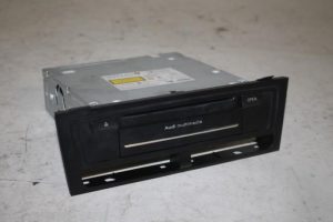 17821877 – 8T2035652G – Multi-media control unit