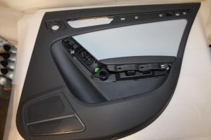 17792643 – 8K0867304RIAK – Türverkleidung 4-türig rechts hinten